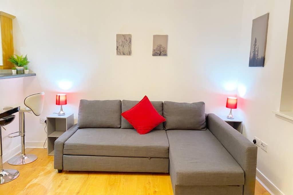 Cozy Nights - Ibrox Street Apartamento Glasgow Exterior foto